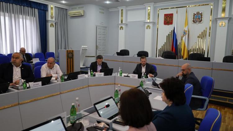 Парламентарии Ставрополья предлагают увеличить бюджетные расходы на образование