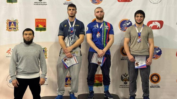 Ставропольские борцы собрали комплект медалей в Брянске