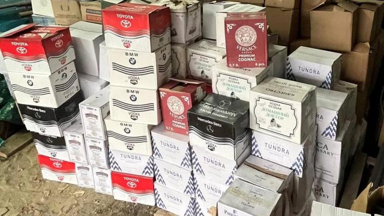 Более 6 тысяч бутылок поддельного алкоголя собирались продавать в Михайловске