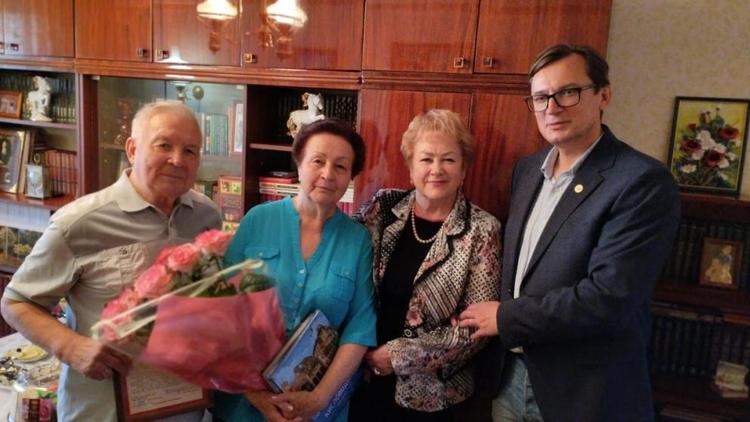 Глава Кисловодска поздравил самых почётных бабушек и дедушек города