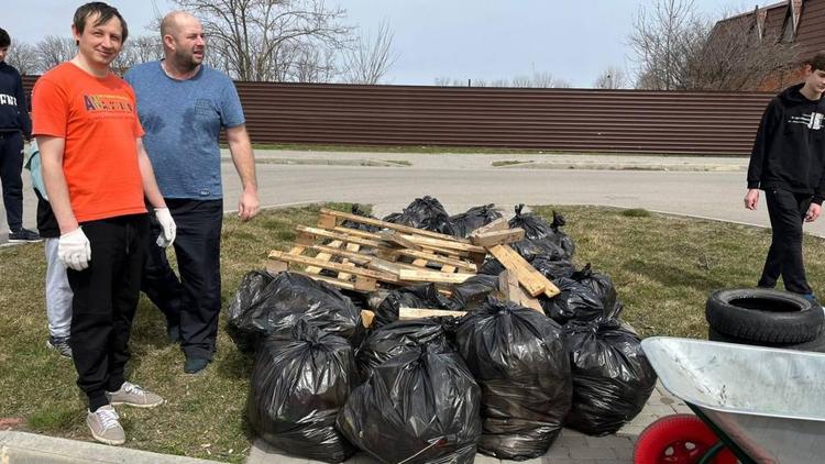 В Ессентуках на субботнике собрали 264 кубометра мусора