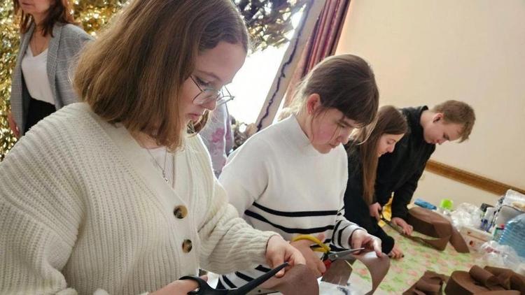 Дети Минераловодского округа отправили письма поддержки бойцам СВО