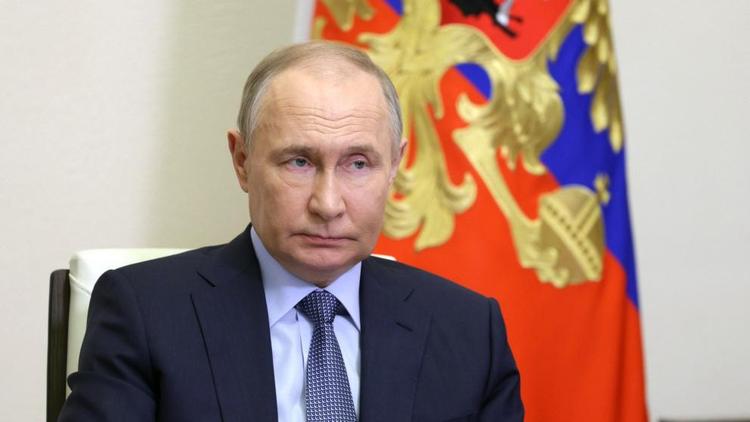 Владимир Путин призвал вовремя и без пауз оценивать ущерб от паводков