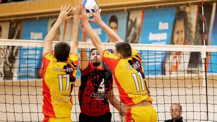 Ставропольские волейболисты сыграли три матча в Костроме