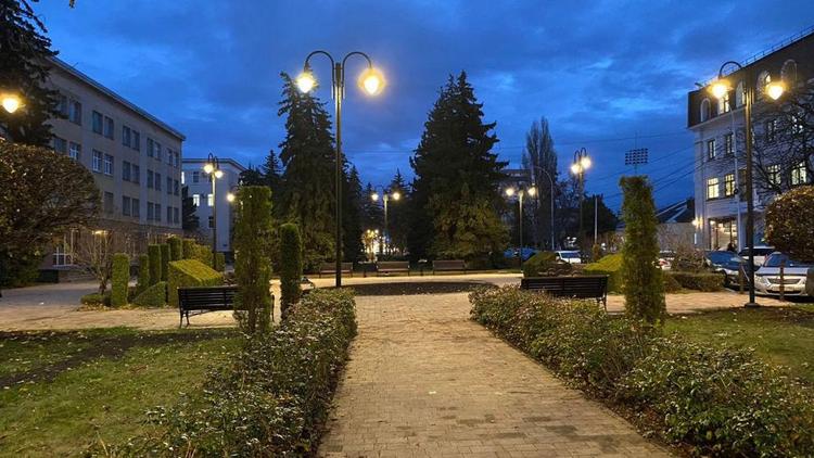 Энергосберегающие фонари установили на Маршала Жукова в Ставрополе