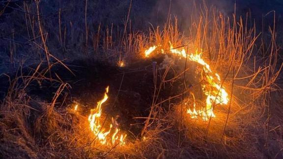 28 ландшафтных возгораний потушили на Ставрополье за день