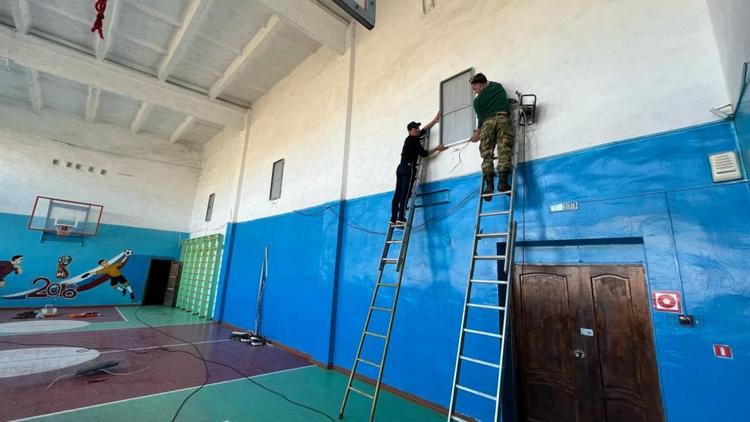 Школьный спортзал обновили в посёлке Новый Янкуль на Ставрополье