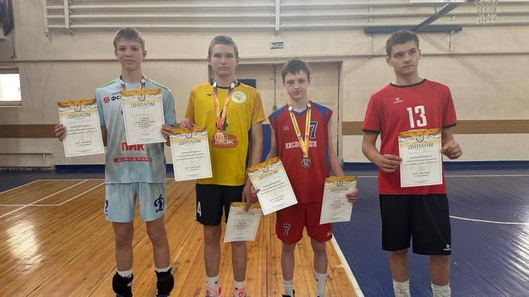 Более 100 юных спортсменов собрал финал первенства Ставрополья по волейболу