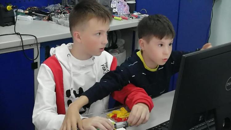 В Пятигорске работает летняя школа для юных инженеров и программистов