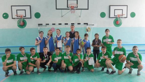 В селе Калиновском Александровского района прошел баскетбольный турнир памяти земляка-орденоносца
