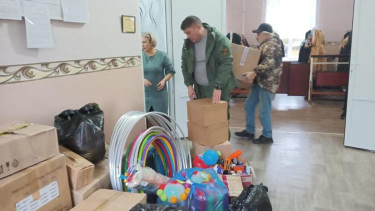 Спортивный инвентарь в школу и детский сад ЛНР привезли из Кисловодска