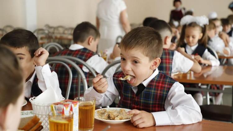 Ставропольцы могут оставлять отзывы о питании младшеклассников