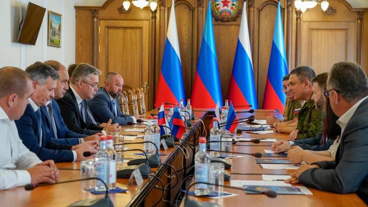 Губернатор Ставрополья встретился с главой Луганской Народной Республики