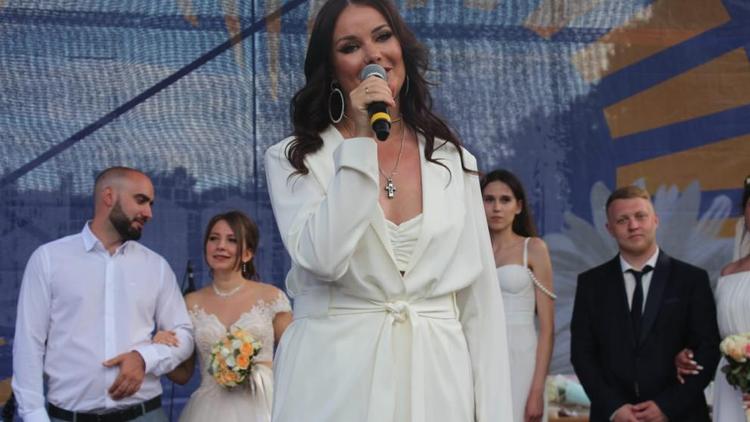 Гостьей большого семейного фестиваля в Кисловодске стала Мисс Вселенная