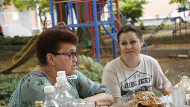 За соседскими посиделками в доме под шпилем в Ставрополе скрывалась серьёзная тема