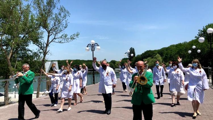 В Железноводске прошла первая репетиция марша врачей