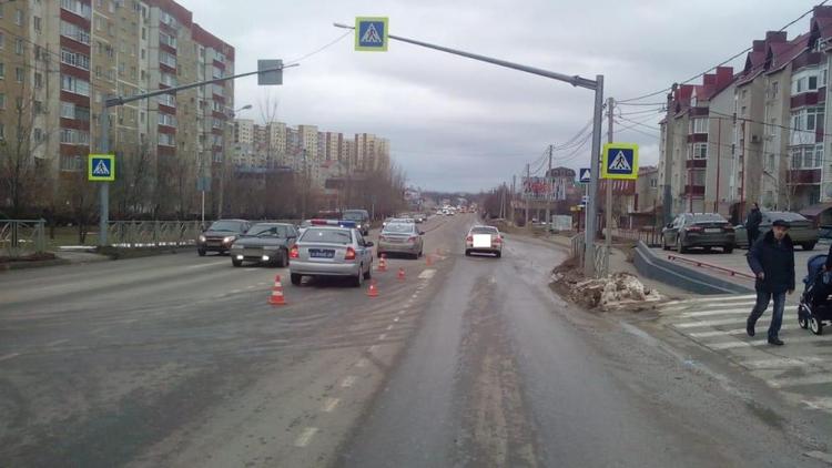 В Ставрополе на пешеходном переходе сбили 17-летнюю девушку