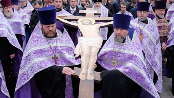 Освящённый в Иерусалиме Крест перенесли в Казанский собор Ставрополя