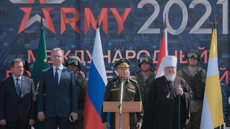 В Ставрополе открыли международный военно-технический форум «Армия»