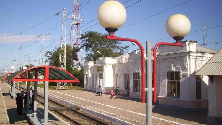 На Ставрополье под колёсами поезда погибла пожилая женщина