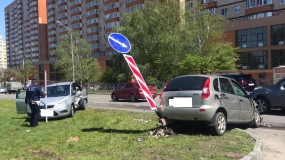 В Ставрополе автоледи отвлеклась на навигатор и спровоцировала аварию