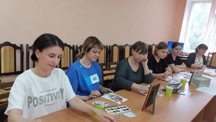 В Кисловодске родители детей с ОВЗ обучаются в «Маминой школе»