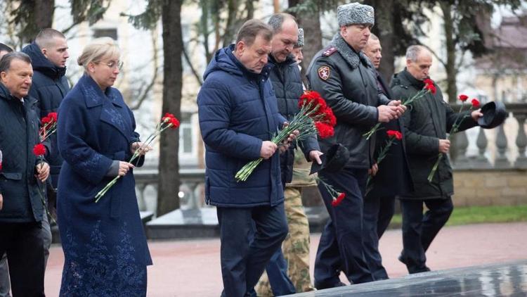 В День Героев Отечества в Ставрополе почтили память защитников страны