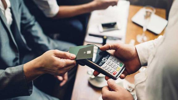 Ставропольцы стали чаще расплачиваться за покупки банковскими картами