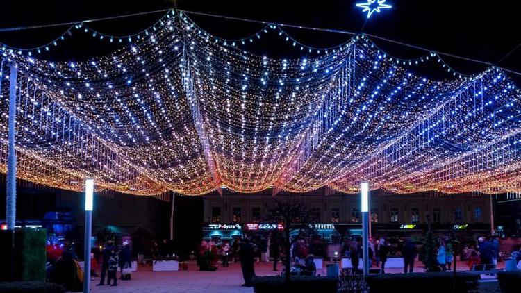 Более 10 тысяч светодиодных лент украсят Ставрополь ко Дню города