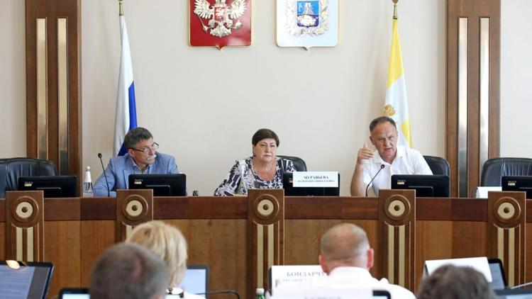 Ставропольские законодатели высказались за повышение качества услуг в социальной сфере