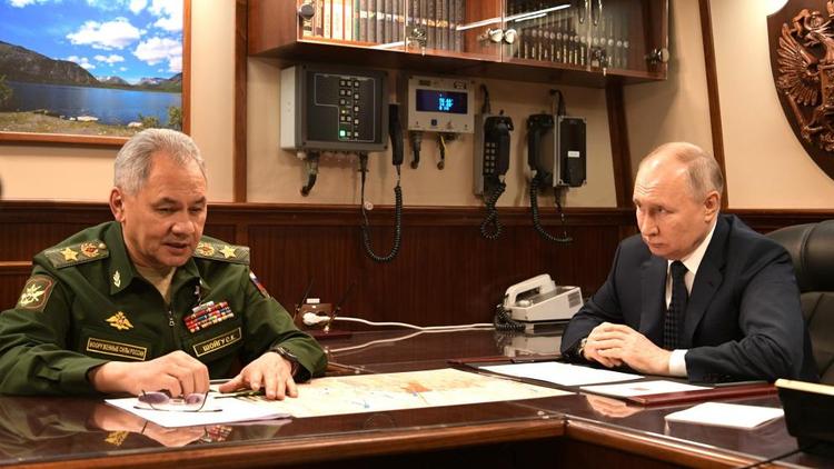 Владимир Путин провел встречу с министром обороны РФ Сергеем Шойгу