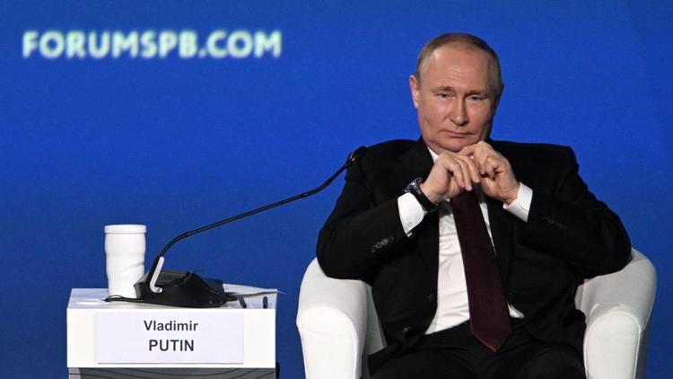 Владимир Путин поручил подготовить запуск промышленной ипотеки к сентябрю