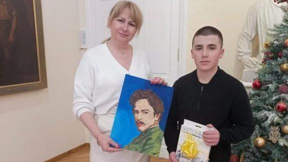 Юный кисловодчанин передал музею портрет художника Николая Ярошенко