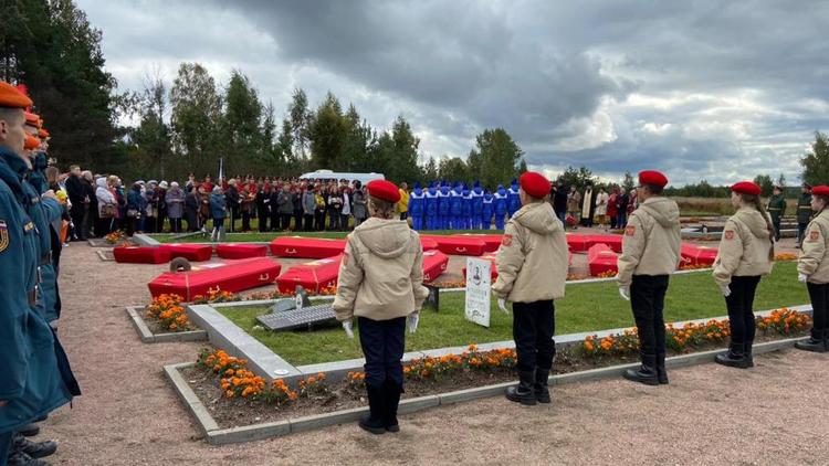 Останки красноармейца из Предгорного округа Ставрополья захоронили в Ленинградской области