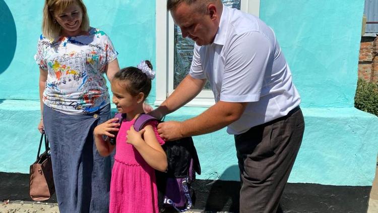 Акция «Соберем ребенка в школу» проходит во всех территориях Ставрополья