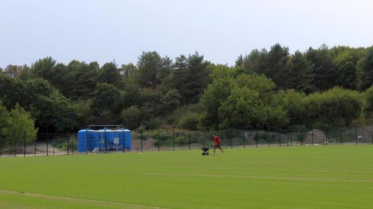 Строительство тренировочной площадки к ЧМ по футболу заканчивается в Ессентуках