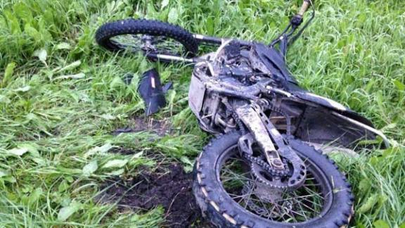 Лишенный прав мотоциклист разбился около Пятигорска