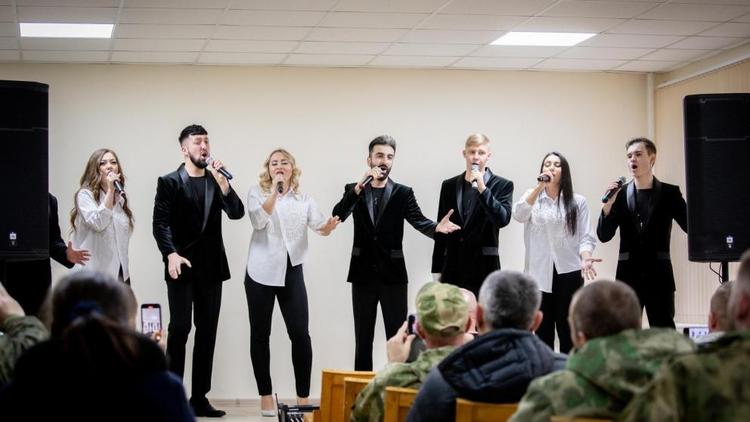Ансамбль «Ставрополье» продолжает выступать для военнослужащих