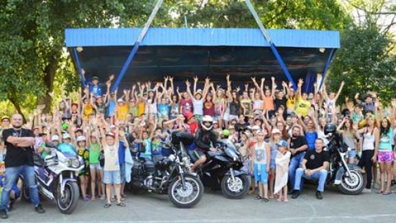 Ставропольские байкеры учат школьников «безопасному селфи»