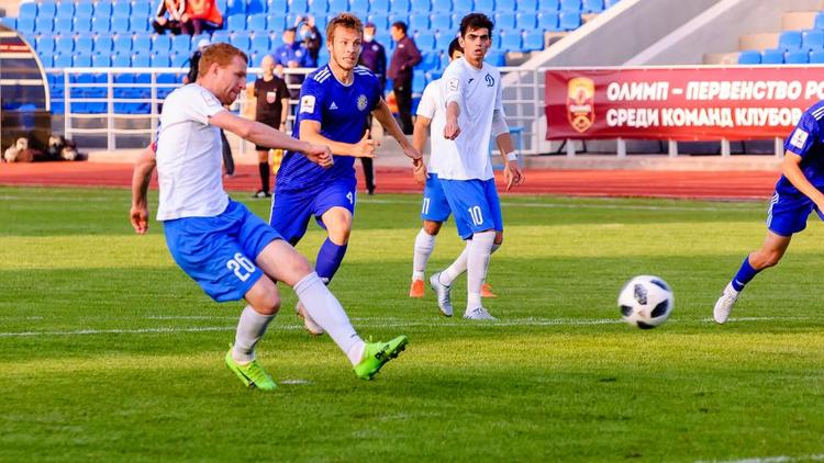 Футболисты «Динамо» и «Машука-КМВ» отпраздновали домашние победы
