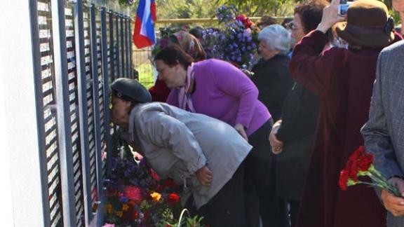 Памятник погибшим в годы Великой Отечественной войны открыт в поселке Советское Руно