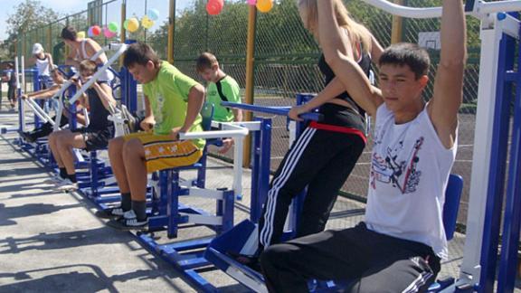 Казаки помогают юным спортсменам на Кавминводах