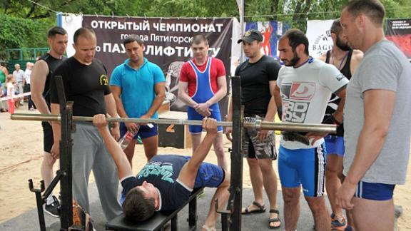 Чемпионат города по пауэрлифтингу «Открытое небо – 2016» прошел в Пятигорске