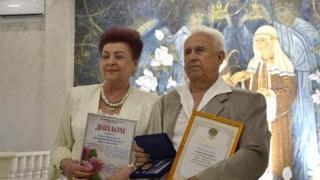 В Невинномысске вручили медали старейшим семьям