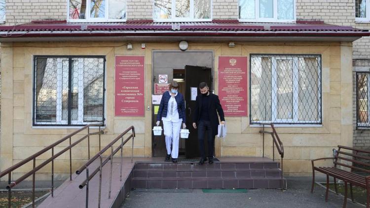 На Ставрополье волонтёры доставляют пациентов на процедуры гемодиализа