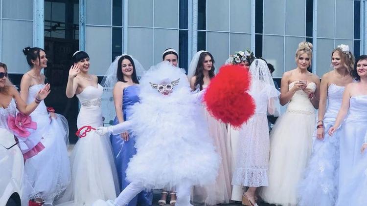 26 невест боролись за полёт на воздушном шаре в Железноводске