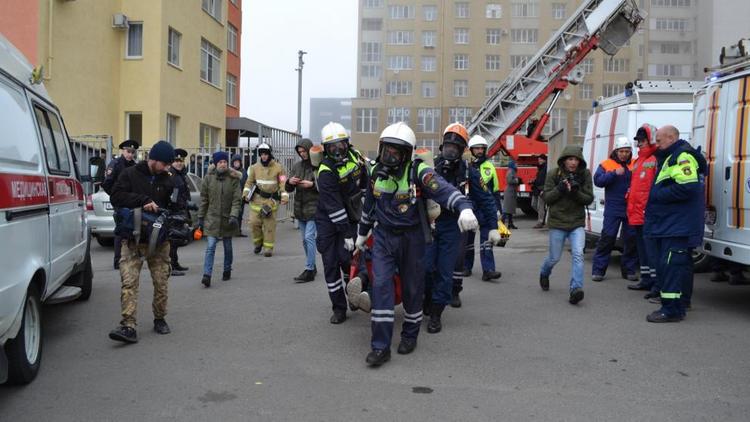 В Ставрополе потушили условный пожар в многоэтажке