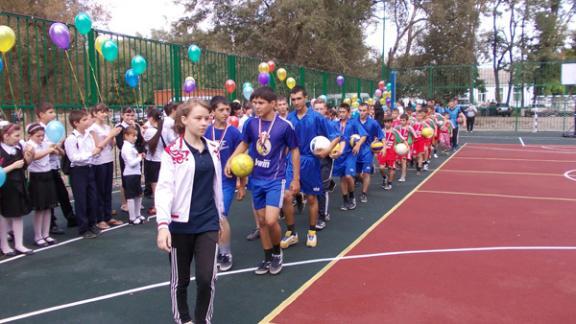 В поселке Мирном Курского района открыта современная комплексная спортивная площадка