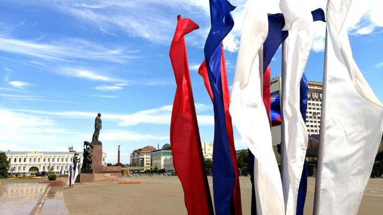 Над Ставрополем пролетит самолет с государственным флагом
