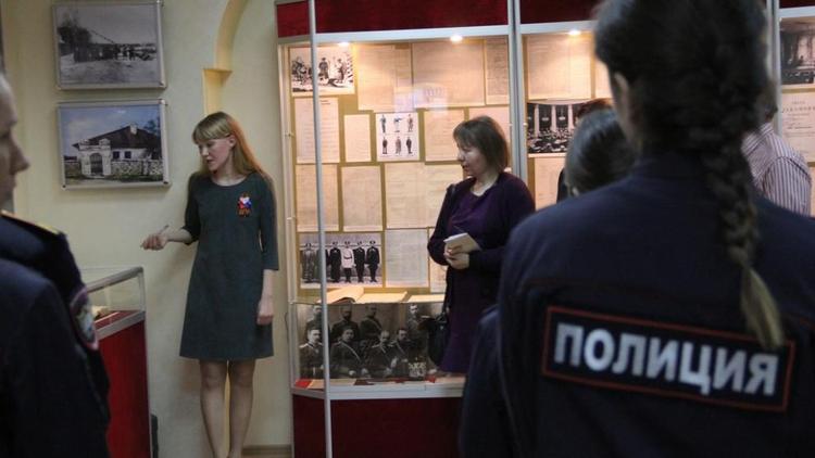 В Ставрополе открылась выставка к 100-летию органов внутренних дел края